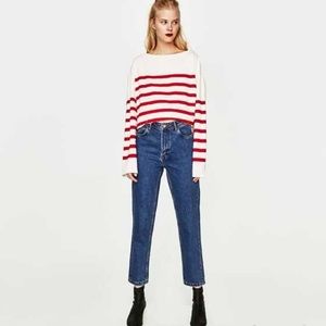 DISTRESSED HIGH-RISE MOM FIT JEANS